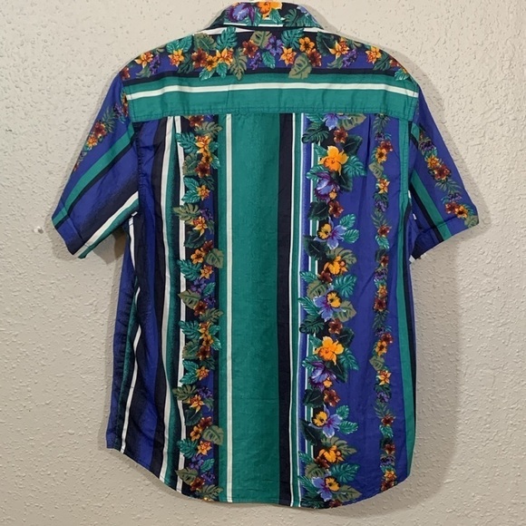Urban Outfitters Tropical Print NWT Short Sleeve Button Up Short Sleeve Shirt - Picture 4 of 8